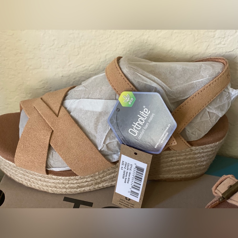 Brand new Honey suede wedge